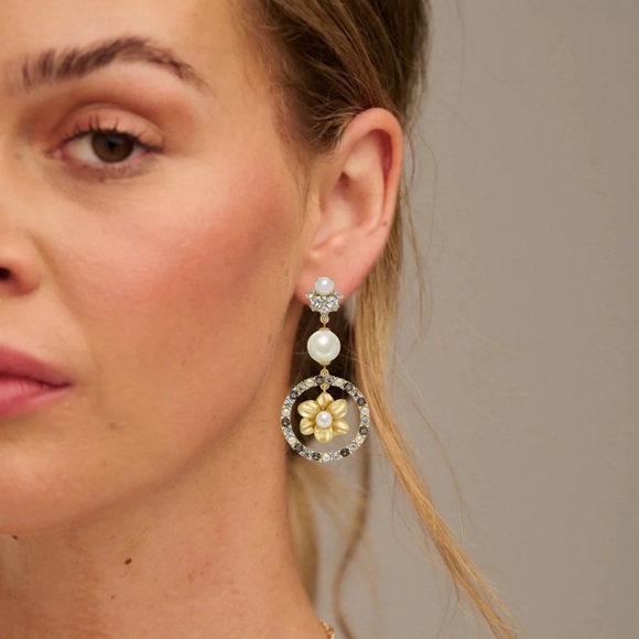 KATE SPADE • Wild Garden Flowers Triple Crystal Pearl Drop Earrings - Picture 2 of 3